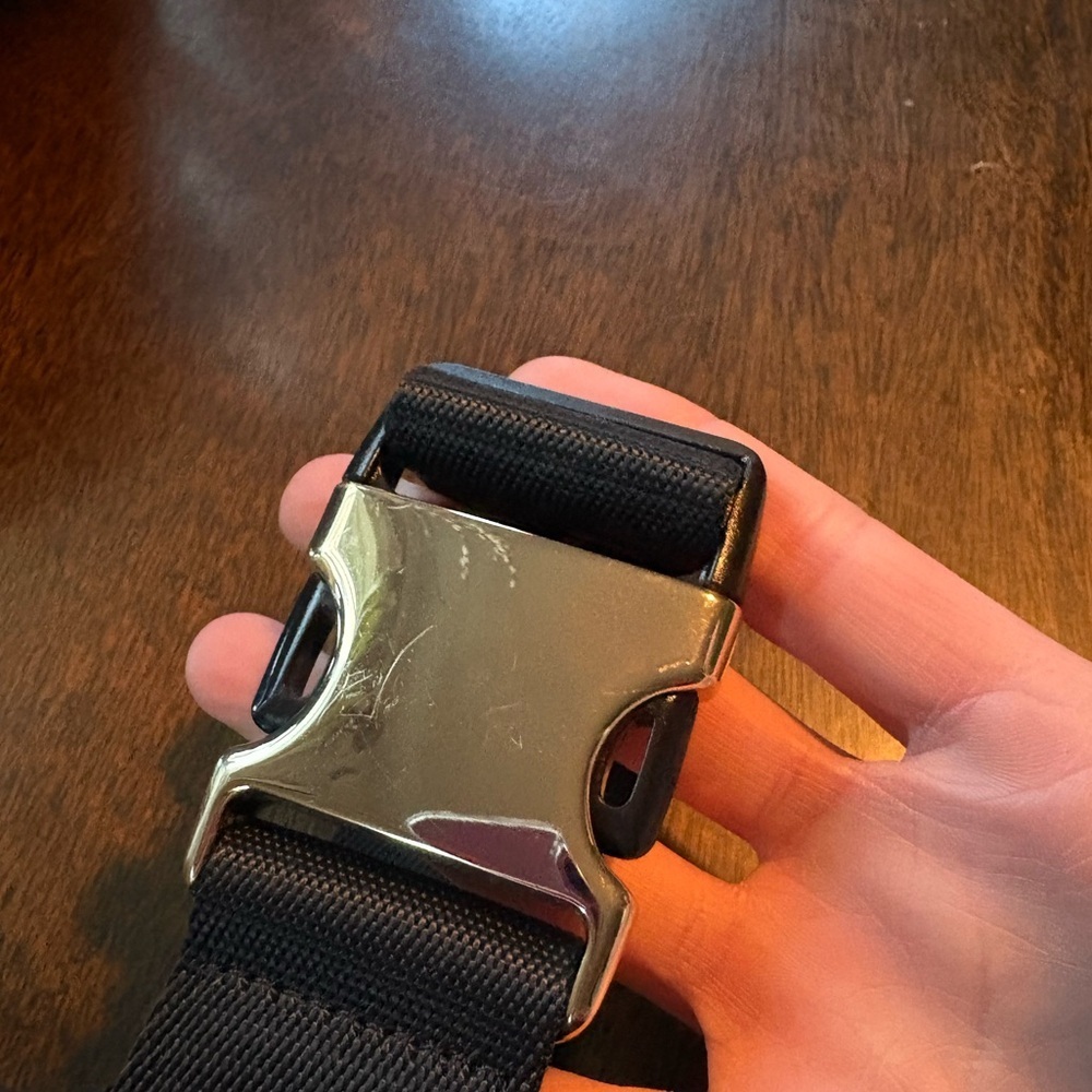 LULULEMON “EVERYWHERE” BELT BAG in fleece/sherpa - Picture 3 of 10
